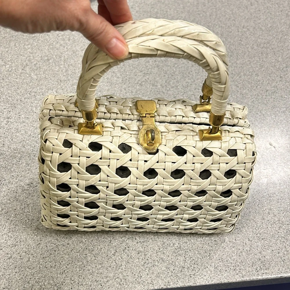 RARE WOVEN TOP HANDLE PURSE Vintage made in Hong Kong 1 of a kind, black & white